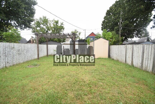 Foto del edificio - 1616 Fletcher Ave
