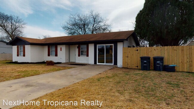 Building Photo - 3 br, 1 bath House - 608 Hub Dr