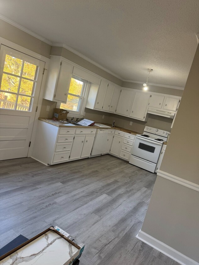 Building Photo - 107 Emlee St