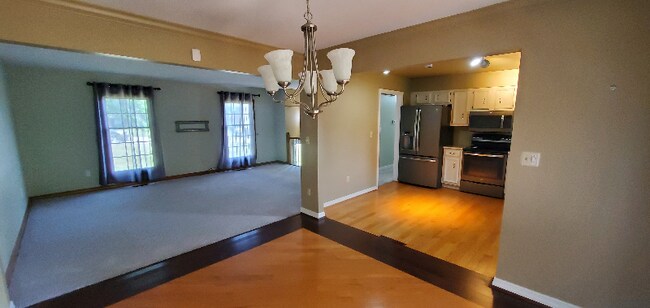 Building Photo - 3026 Round Hill Ct