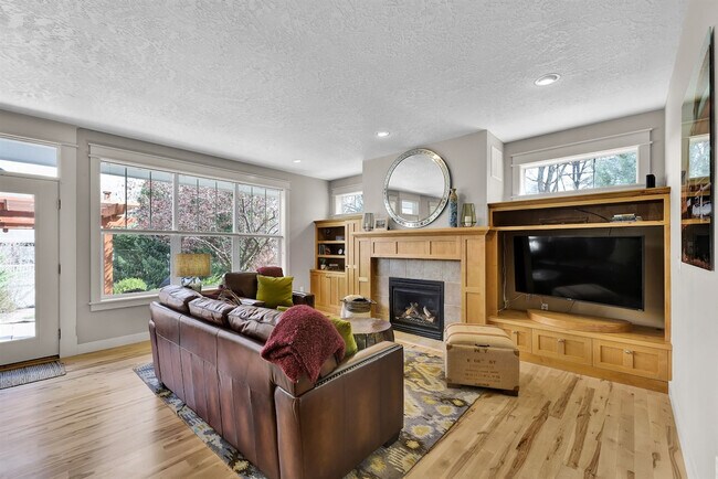 Building Photo - 5722 W Hidden Springs Dr