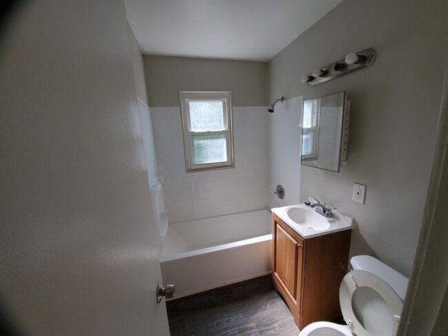 Building Photo - 4248 Hickory Ln