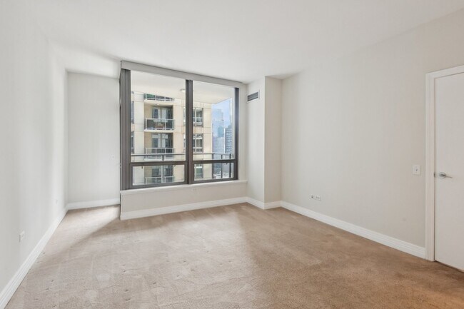 Foto del edificio - 600 N Lake Shore Dr