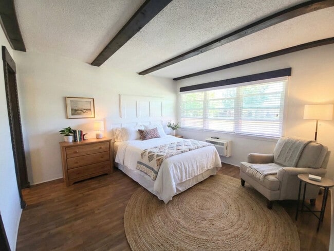 Foto del edificio - 2021 W Olive Ave