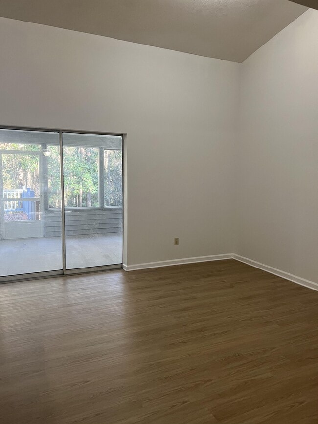 Building Photo - 2733 Masterson Ln