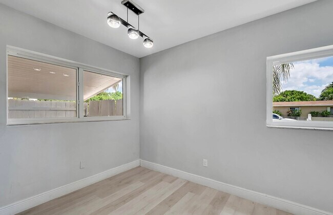 Comedor - 9720 SW 161st St