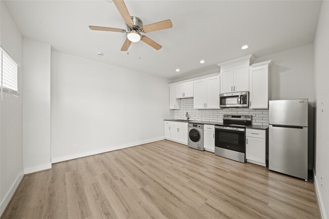 Building Photo - 4007 New Orleans St