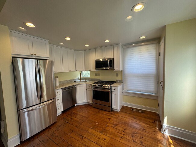 Foto del edificio - Beautiful German Village Home with Parking...