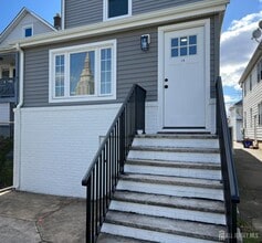 Building Photo - 33 Obert St