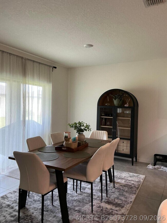 Foto del edificio - 9832 SW Triton Wy