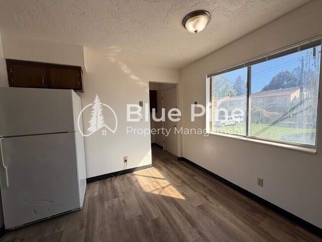 Foto del edificio - 1491 Mountain View Ln