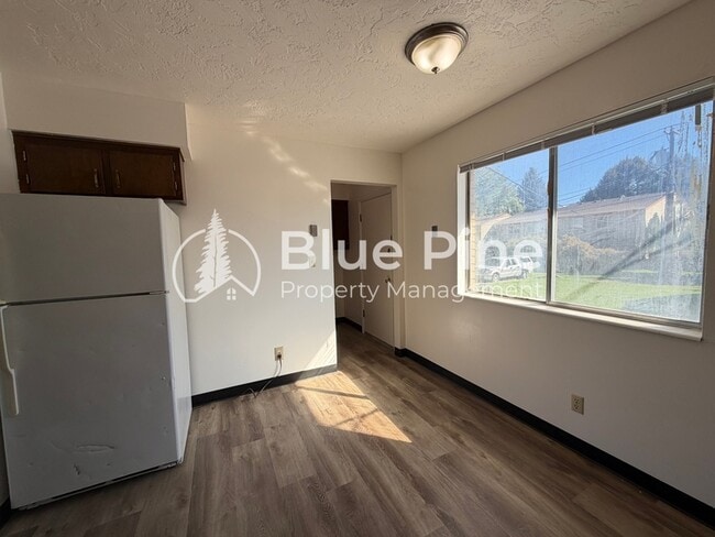 Building Photo - 1491 Mountain View Ln