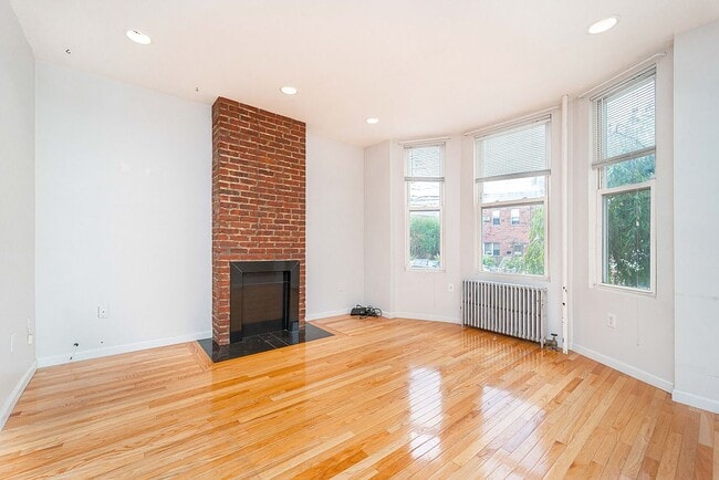 Building Photo - 2122 43rd St
