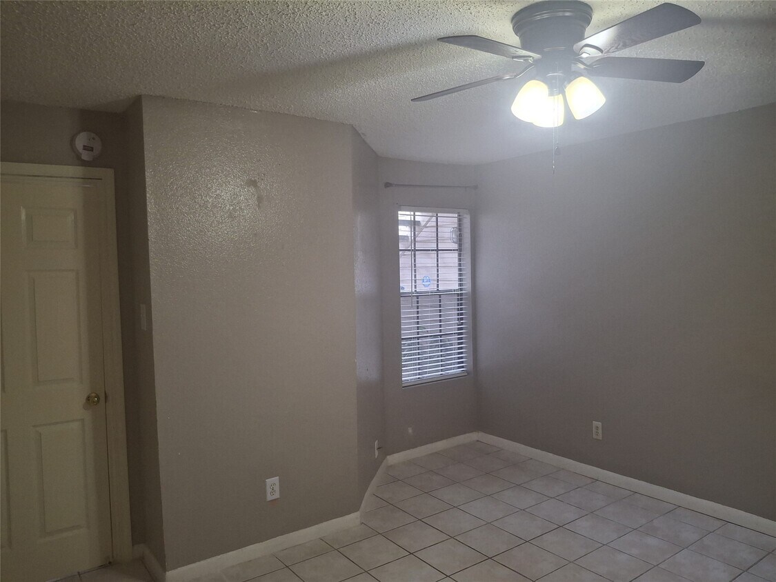 Building Photo - 12660 Ashford Point Dr