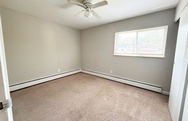 Foto del edificio - 550 Lowell Ave