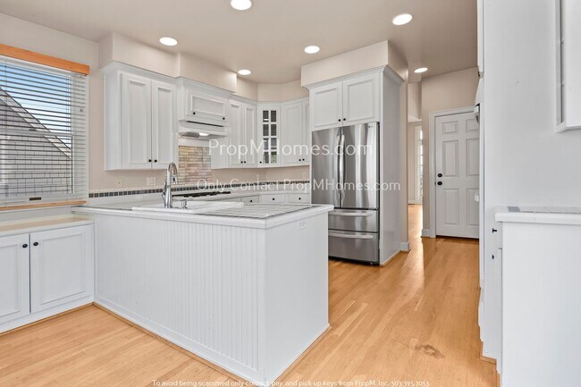 Foto del edificio - Classic Charm, Three Bedroom Beauty in NW Heights!