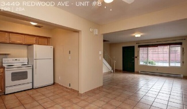 Foto del edificio - Spacious Townhouse-Style Condo with Patio! W/S/G included