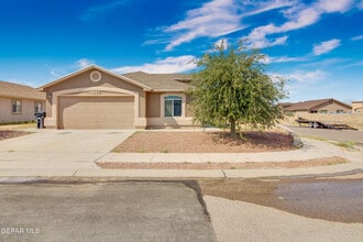 Building Photo - 14299 Desert Point Dr