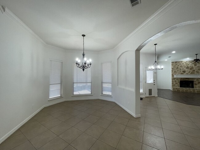 Building Photo - 8110 Silver Spur Dr