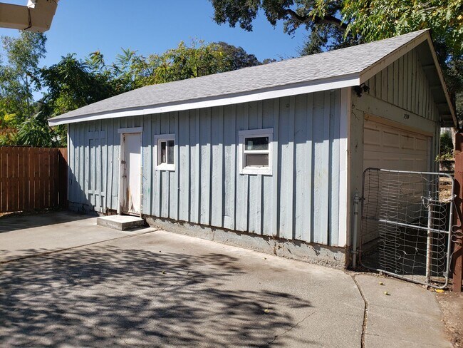 Foto del edificio - 12509 Oak St