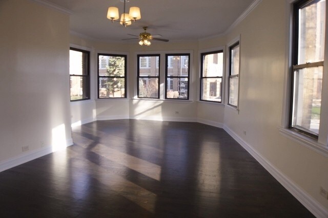 Primary Photo - 3400 W Carmen Ave