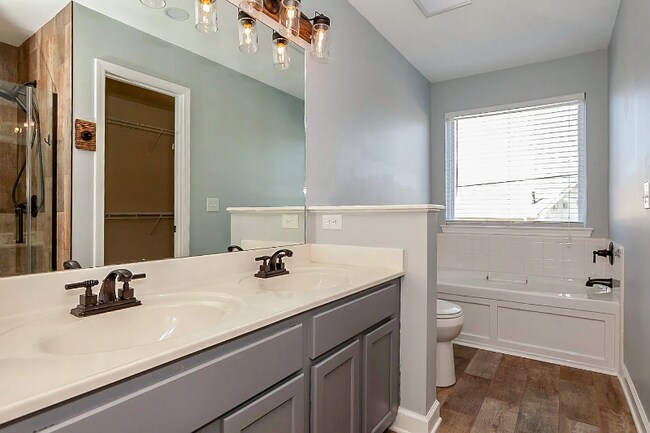 Foto del edificio - 316 Deep Woods Cir