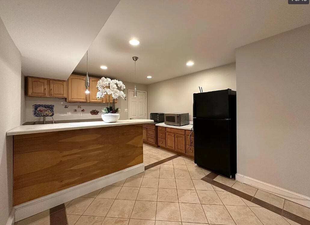 Primary Photo - 9206 Hambletonian Pl
