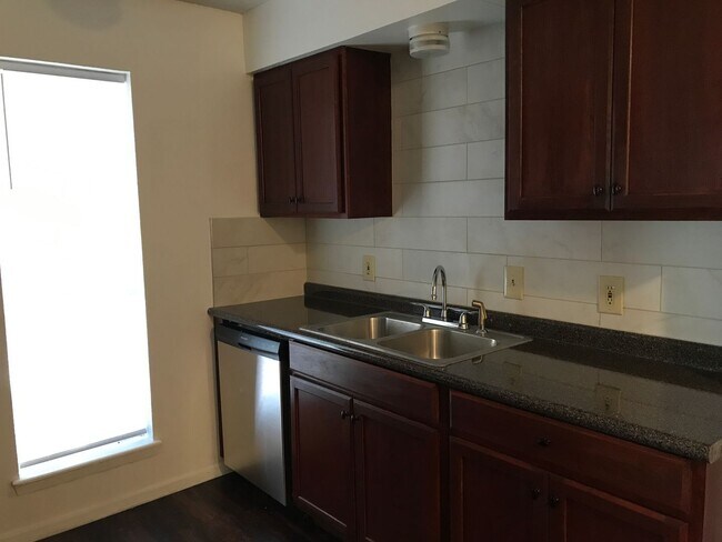 Foto del edificio - 4 W Broadway Ct