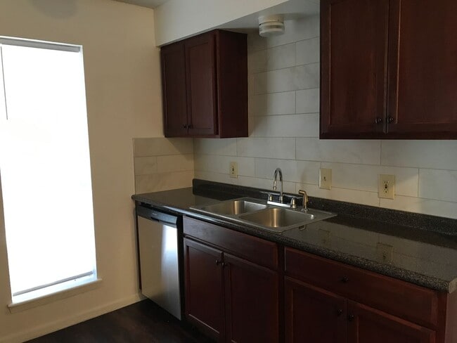 Foto del edificio - 4 W Broadway Ct