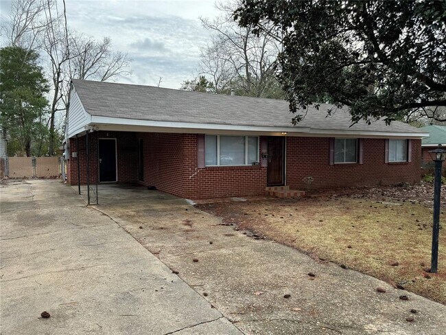 Foto del edificio - 1368 Adrian Ln