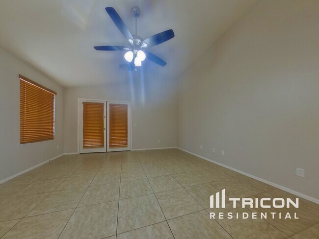 Foto del edificio - 24818 W Huntington Dr