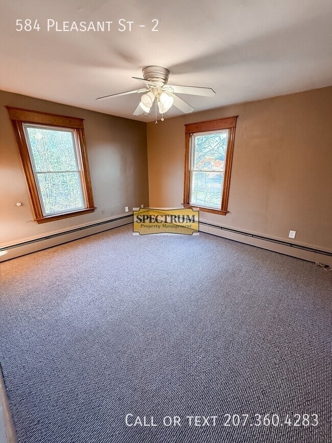 Foto del edificio - 584 Pleasant St