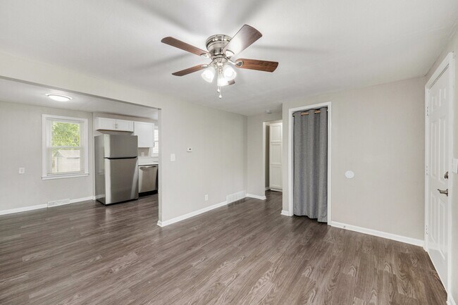 Foto del edificio - 7409 N Holmes St