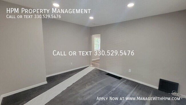 Foto del edificio - 392 Bailey Ct