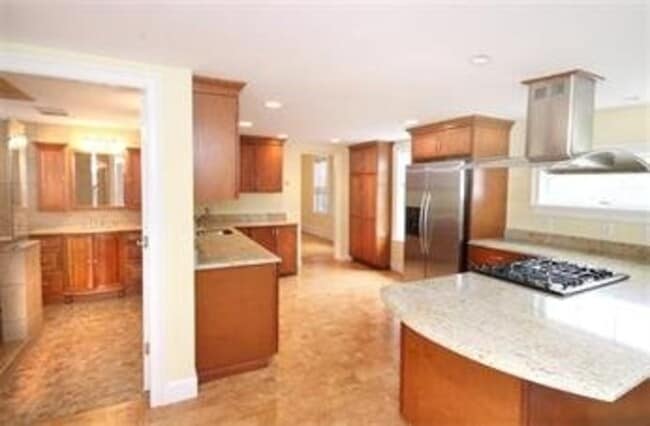 Building Photo - 249 Emerson St