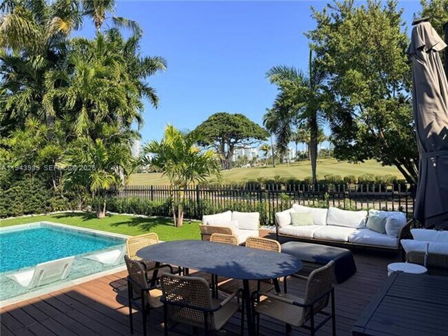 Foto del edificio - 5911 Alton Rd