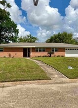 Building Photo - 3450 Durwood Dr