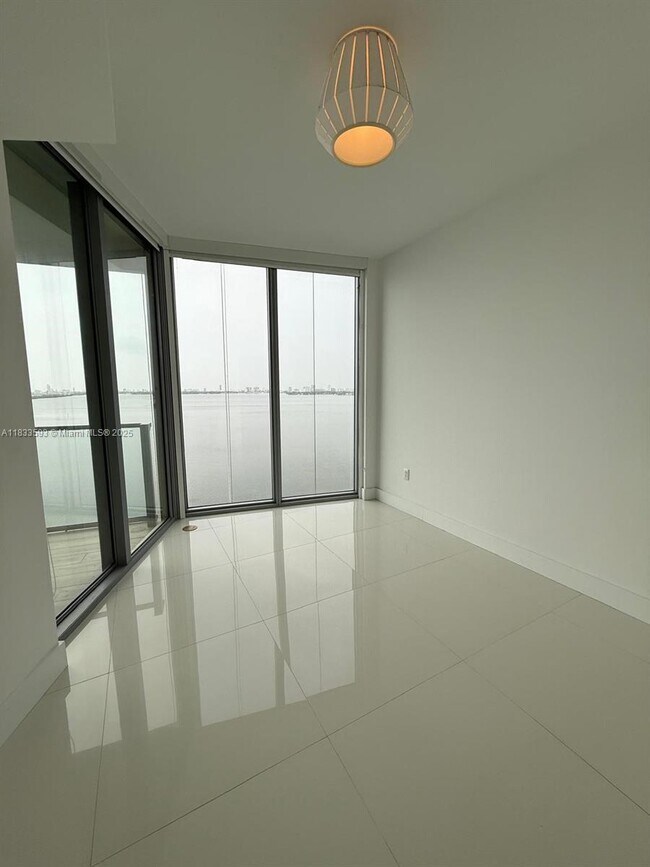 Foto del edificio - 2900 NE 7th Ave