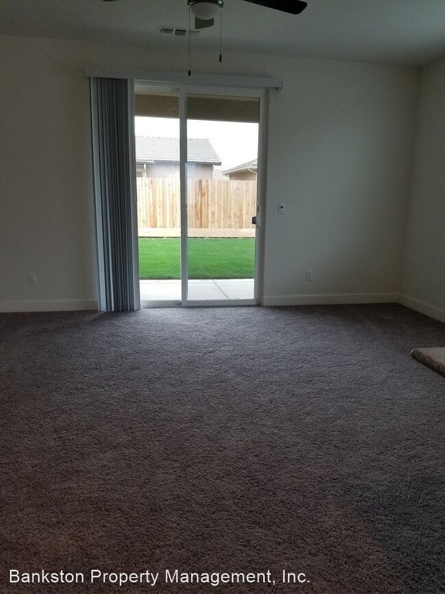 Building Photo - 3 br, 2 bath House - 3023 Bora Ave.