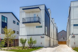 Building Photo - 5633 Live Oak St