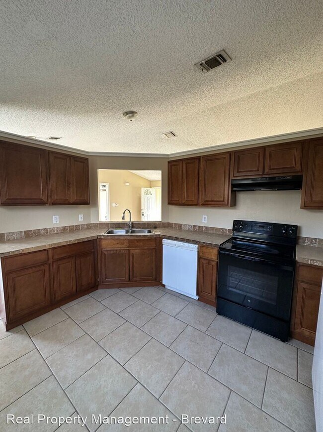 Building Photo - 3 br, 2 bath House - 761 Seven Gables Circ...