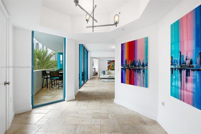 Building Photo - 333 Las Olas Way