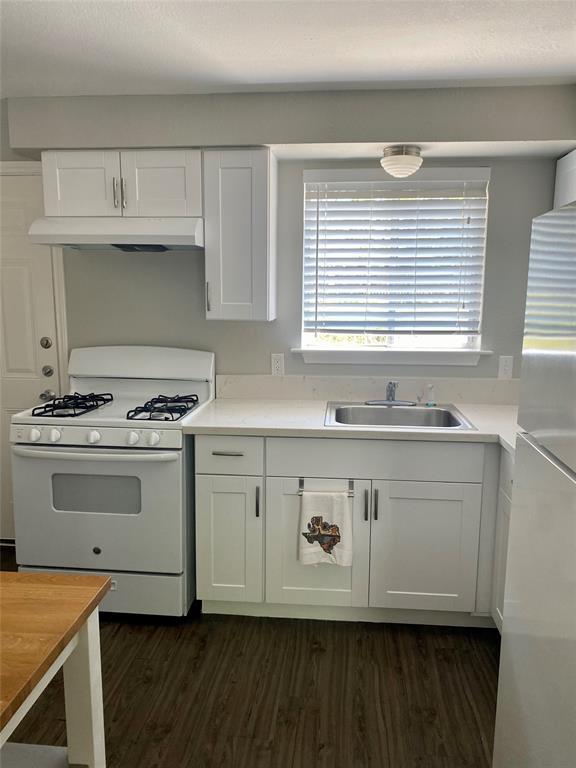 Foto del edificio - 400 Swanee Dr