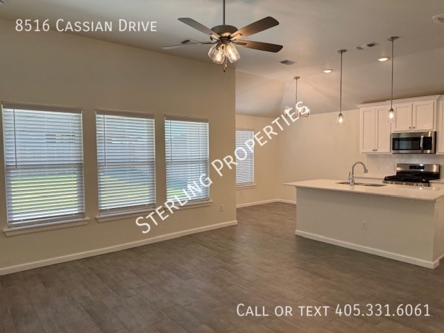 Building Photo - 8516 Cassian Dr