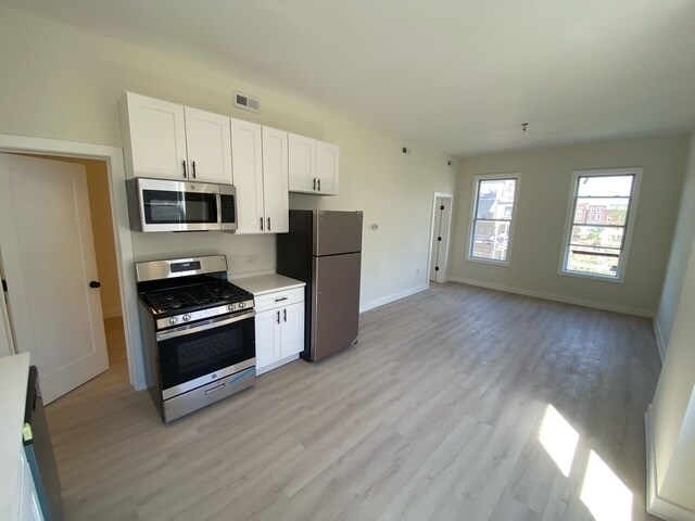 Primary Photo - 1555 W Hollywood Ave