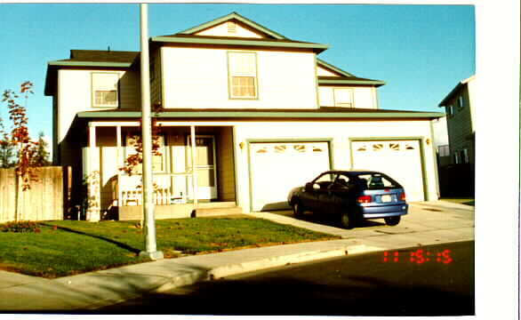 Foto del edificio - 734-738 Judith Ct