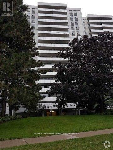 Building Photo - 20-320 Forest Manor Rd