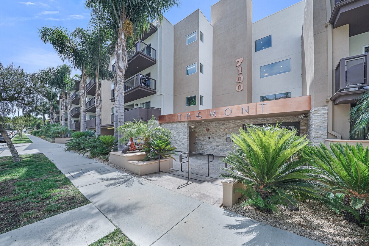 Outside - 7100 Alvern St