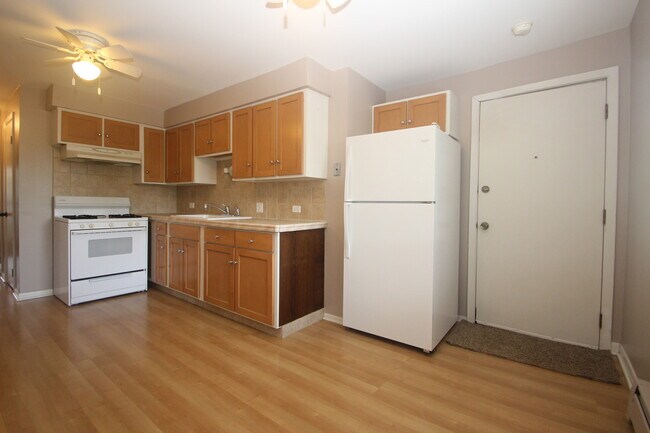 Building Photo - 14840 Ketelaar Dr
