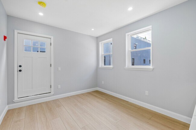 Building Photo - 617 S 8th St